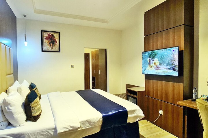 Room 14 of 51