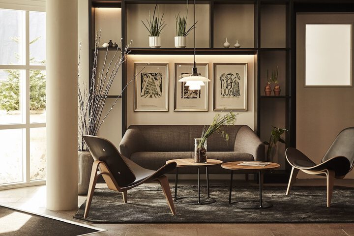Hotel Lobby