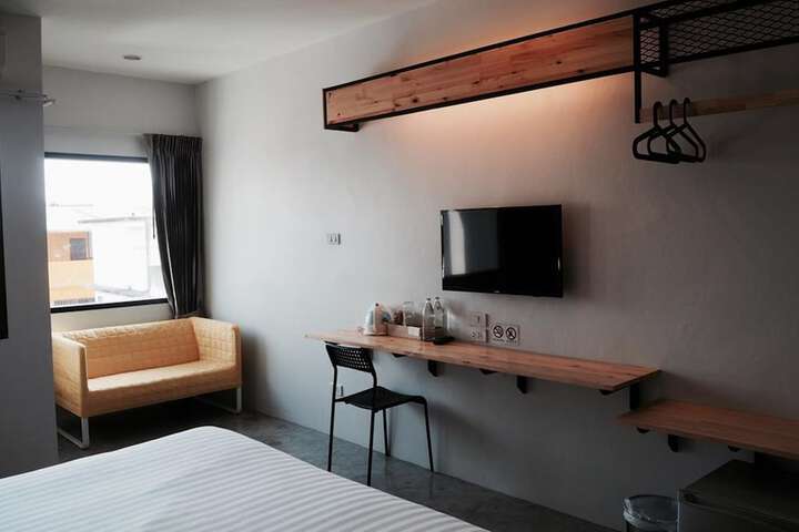 Room 28 of 47