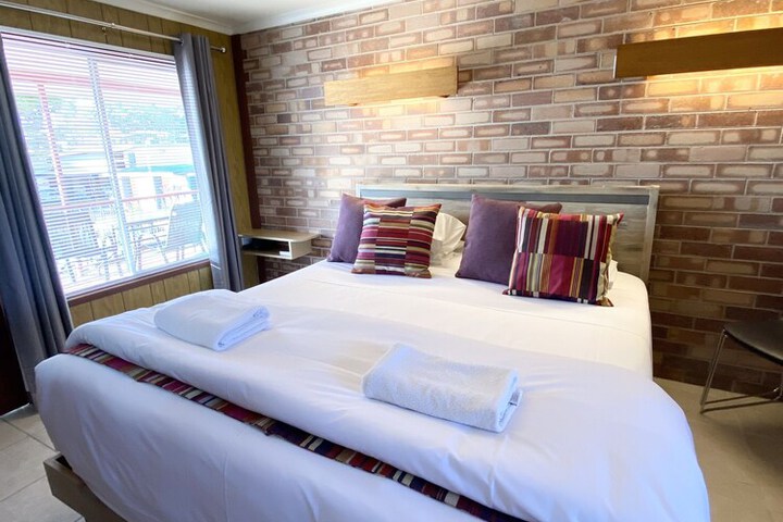 Room 4 of 27