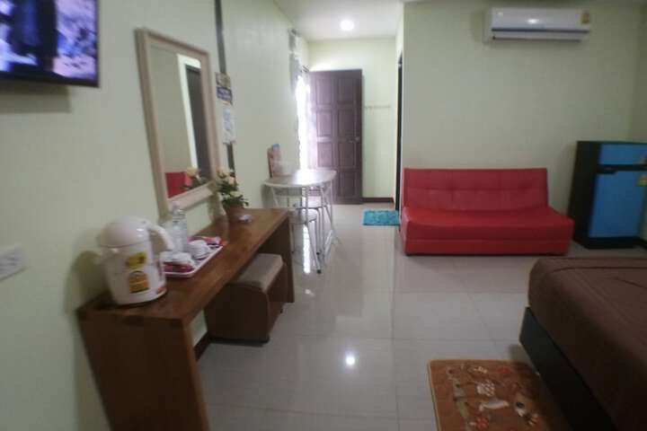 Room 14 of 42