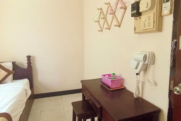 Room 4 of 36