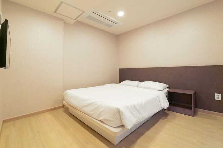 Room 8 of 45