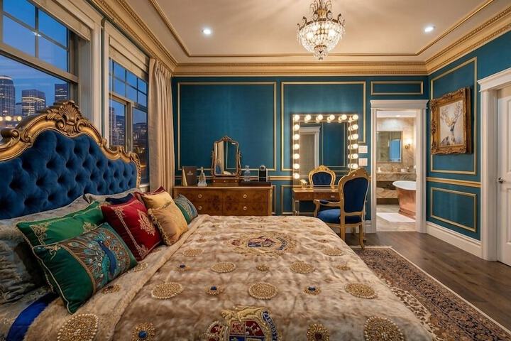 Room 42 of 131
