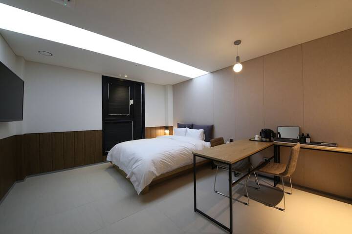 Room 16 of 41
