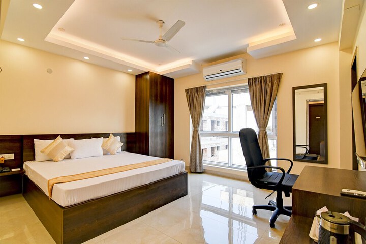 Room 13 of 27