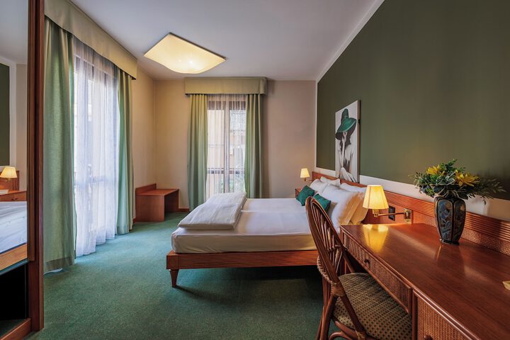 Room 17 of 57