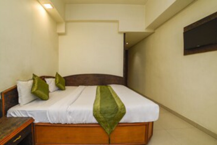 Room 18 of 38