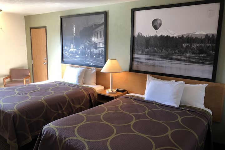 Room 10 of 42