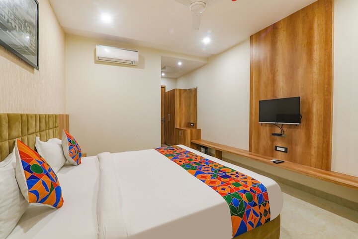 Room 30 of 46