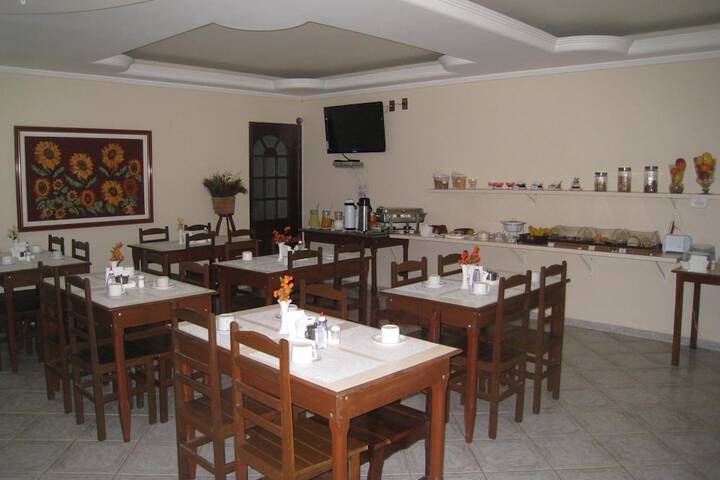 Dining 36 of 58