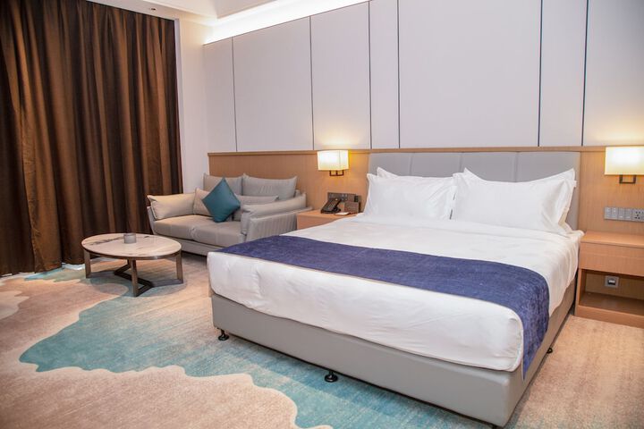 Room 10 of 75