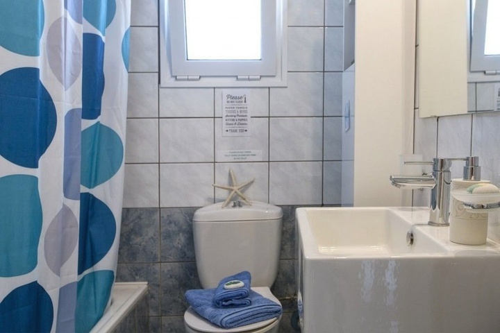 Room 6 of 11