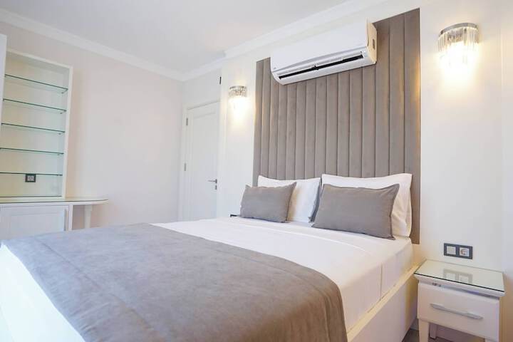 Room 14 of 177