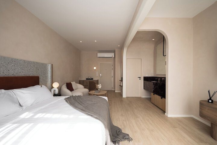 Room 9 of 52