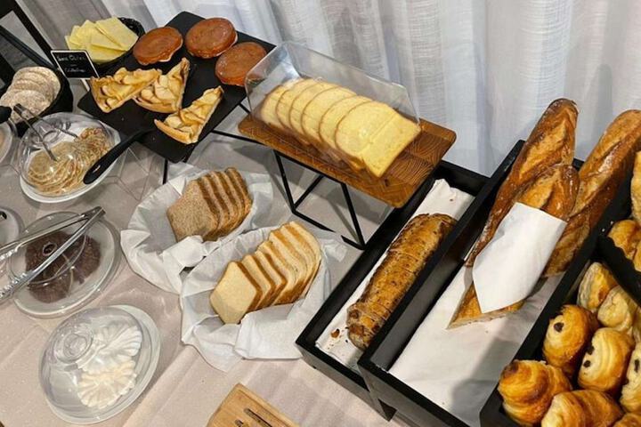 Breakfast/Coffee Service 54 of 102