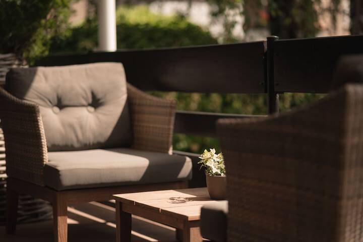 Lounge 50 of 58