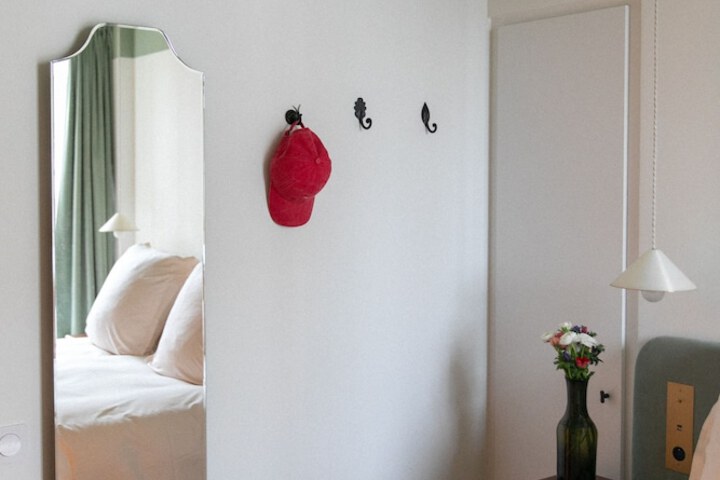 Room 27 of 72