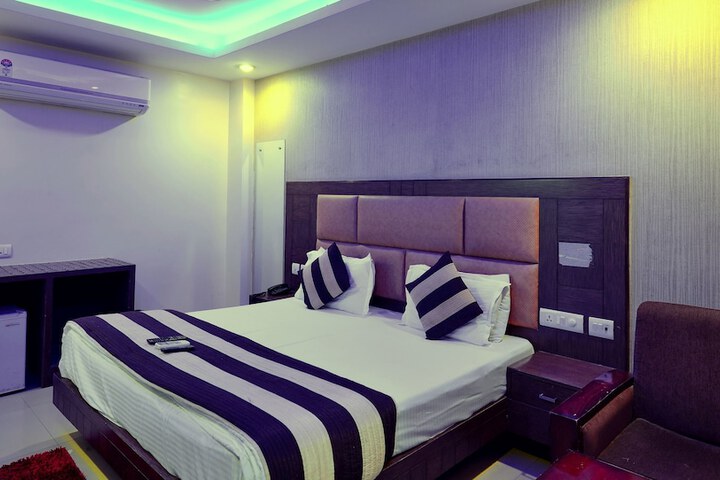 Room 6 of 31