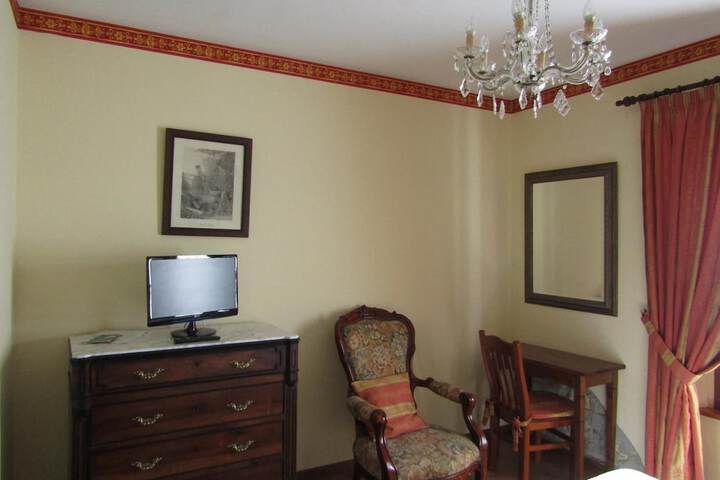 Room 18 of 65