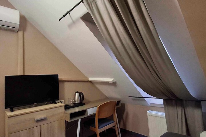 Room 9 of 51