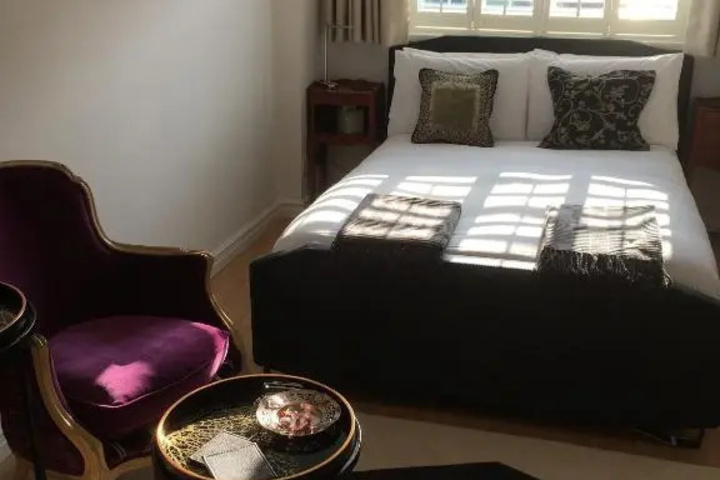 Room 2 of 4