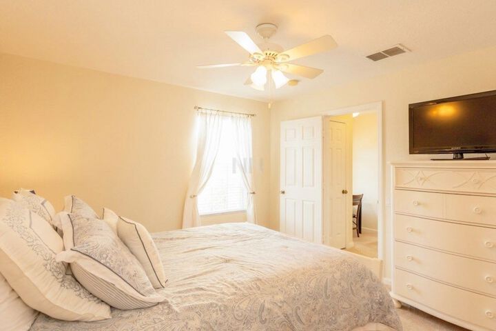 Room 10 of 42