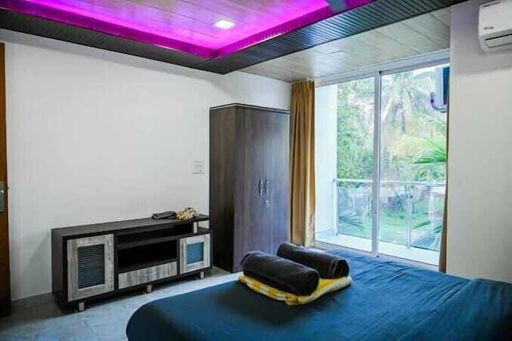 Room 5 of 35