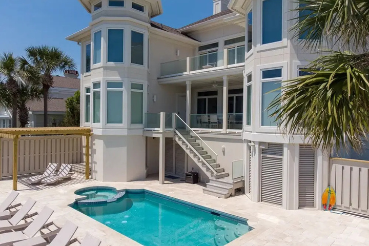 Pool 13 of 25