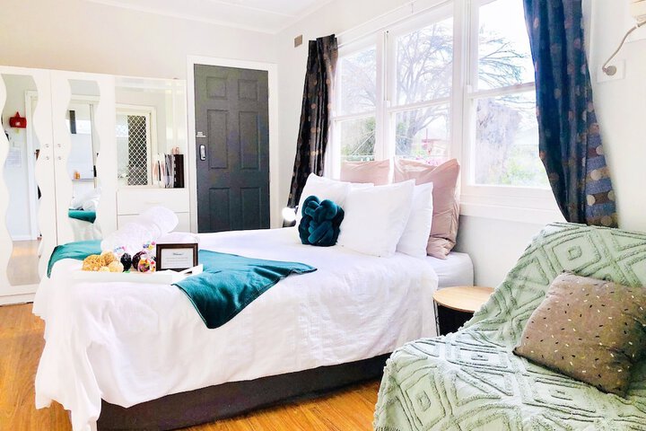 Room 10 of 29