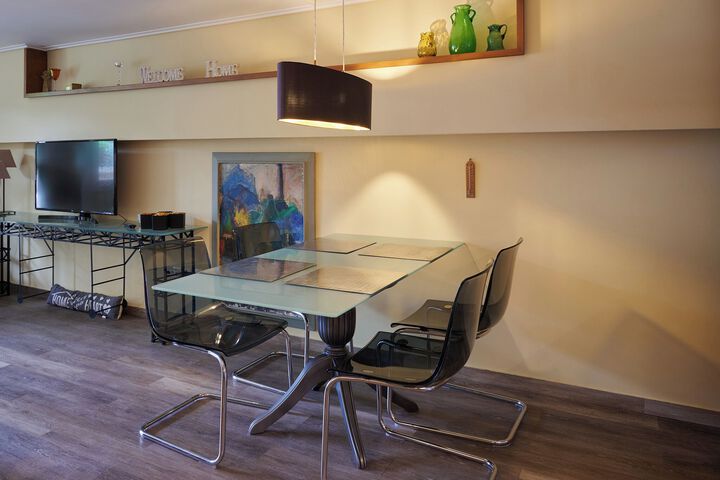 Room 12 of 17