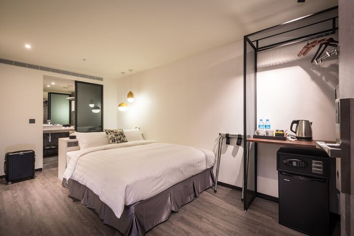 Room 15 of 99