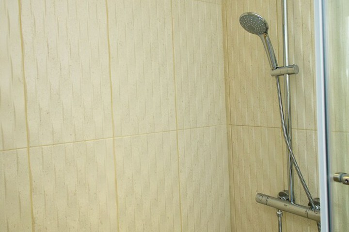 Room 33 of 40