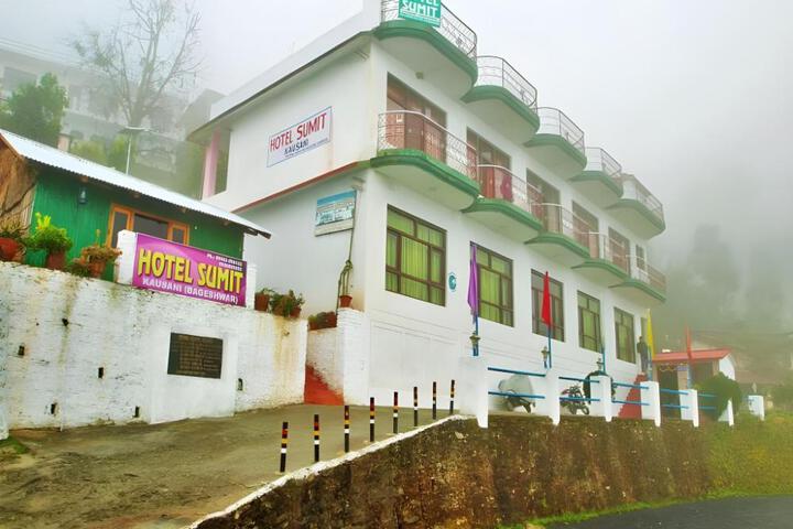 Sumit Hotel Kausani