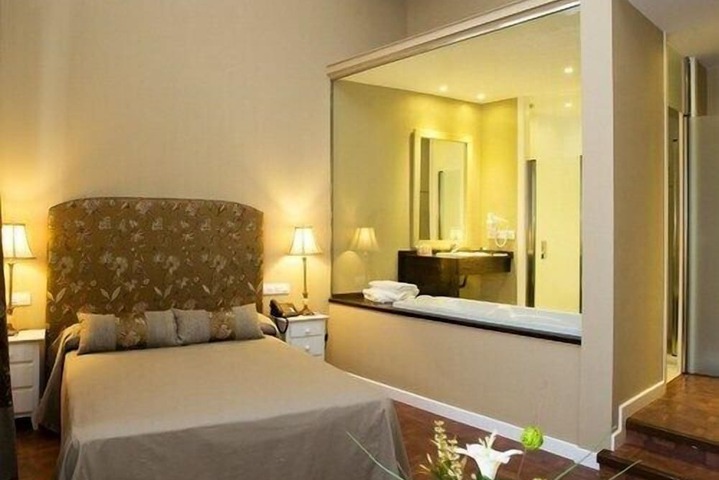 Room 7 of 36