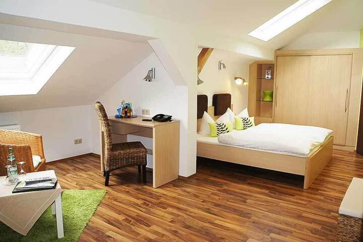 Room 3 of 45