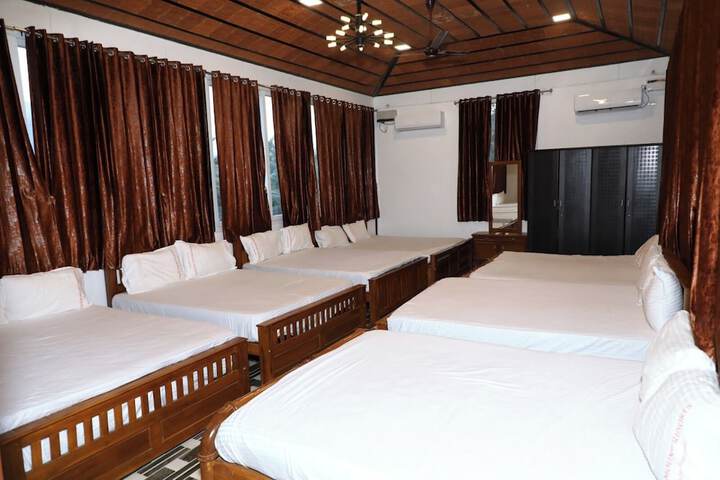 Room 42 of 138