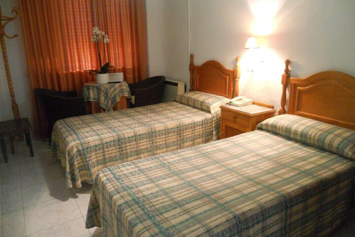 Room 16 of 38