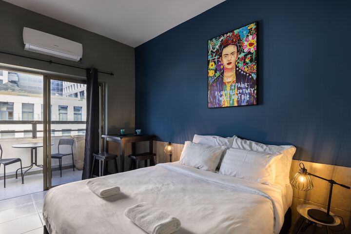 Room 32 of 86