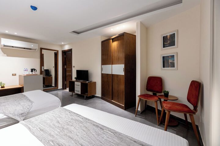 Room 46 of 103