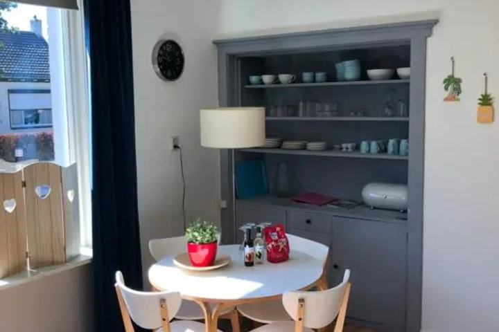 Room 4 of 11