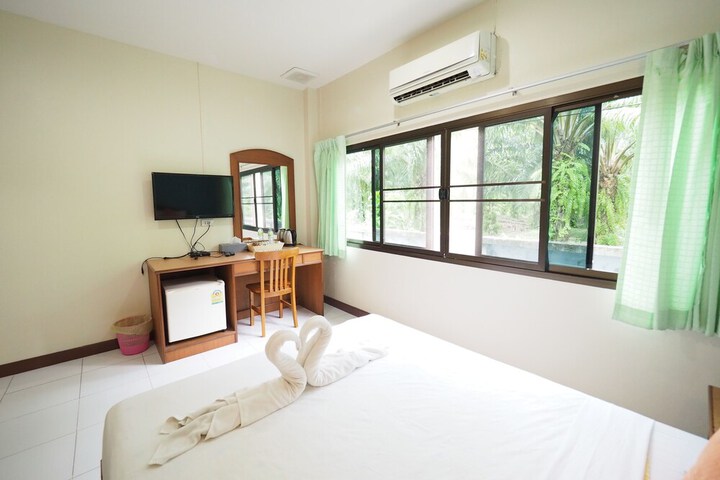 Room 16 of 35