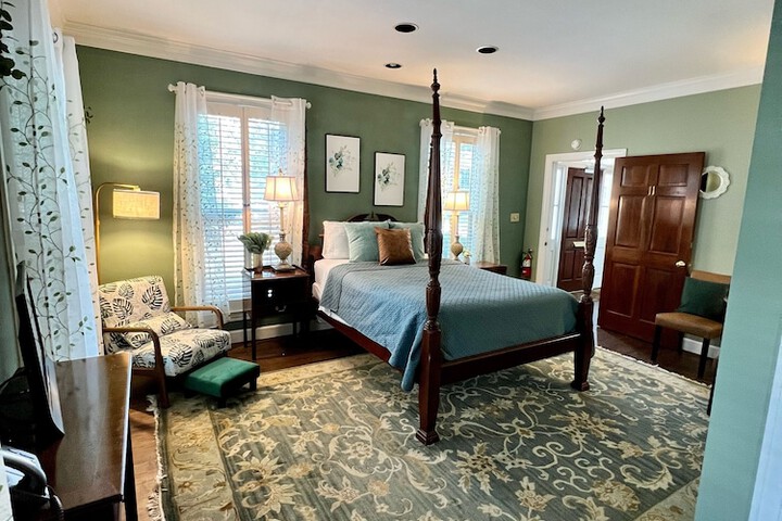 Room 33 of 49