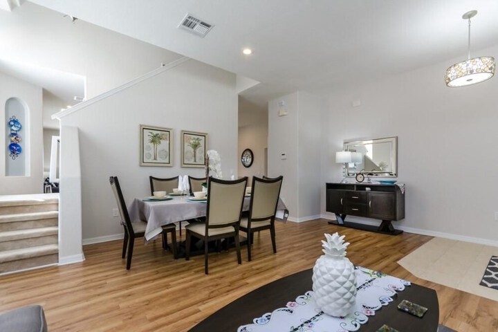 Room 14 of 25