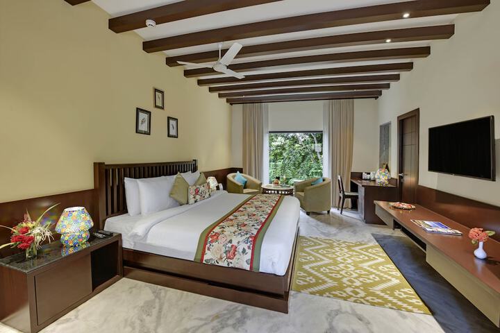 Room 3 of 35
