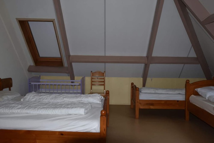 Room 5 of 42