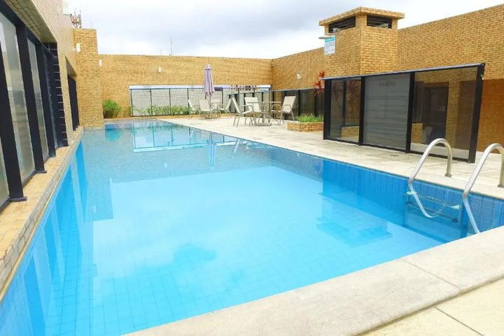 Pool 15 of 20