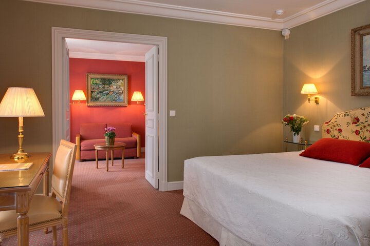 Room 7 of 37
