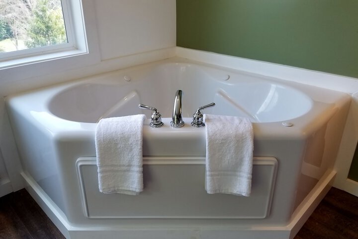 Hot Tub 31 of 42