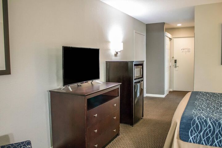 Room 30 of 43